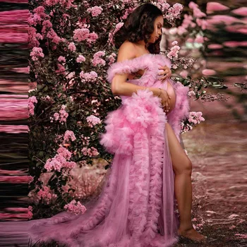 Kramtomosios Gumos Rožinės Spalvos Priekiniai Atidaryti Motinystės Suknelės Nuo Peties Aukštos Ritininės Ruffles Pakopų Plisuotos Nėščioms Moterims, Chalatai Nuotrauka